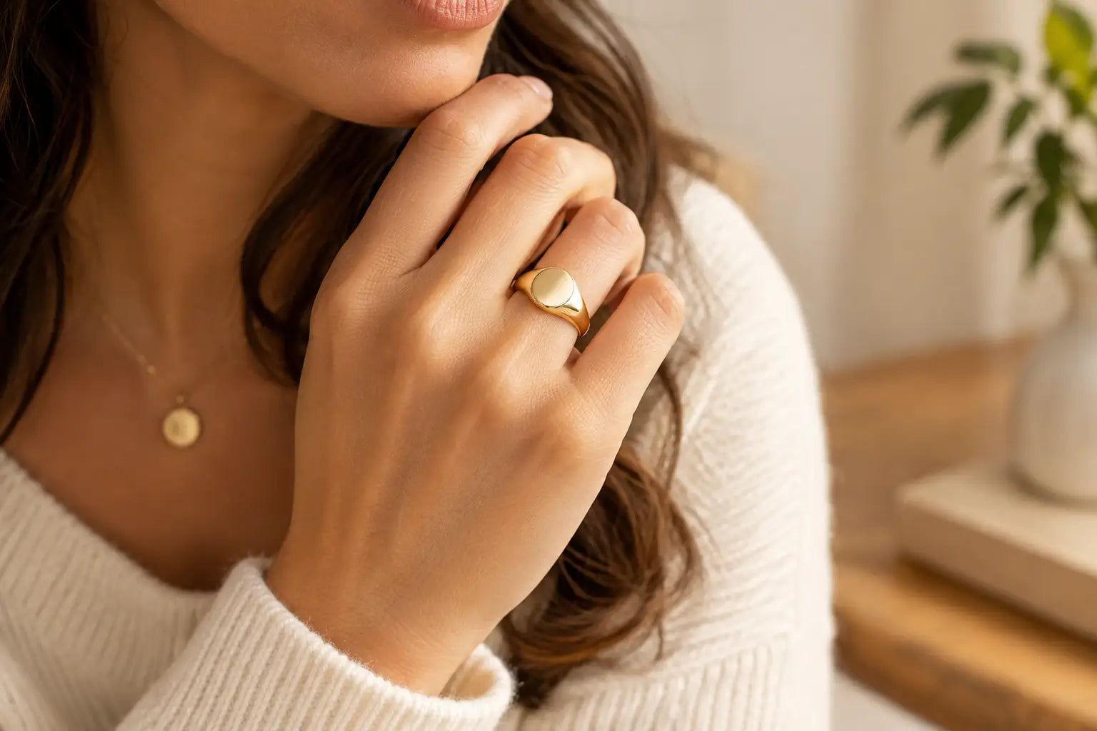Women’s Signet Rings for Effortless Everyday Style
