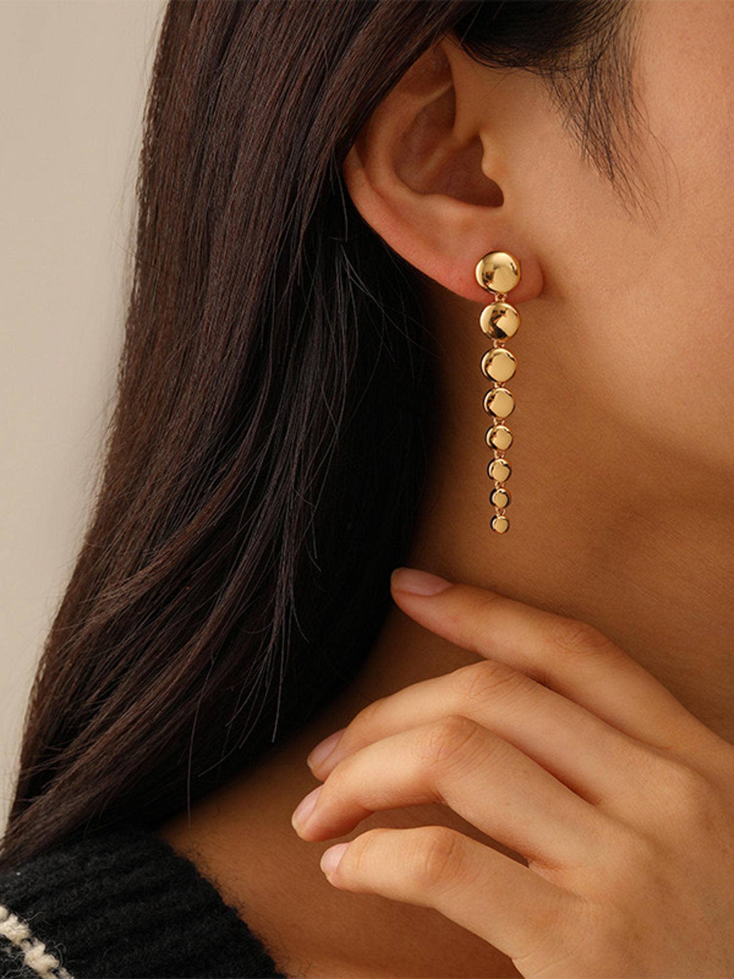 DROP EARRINGS