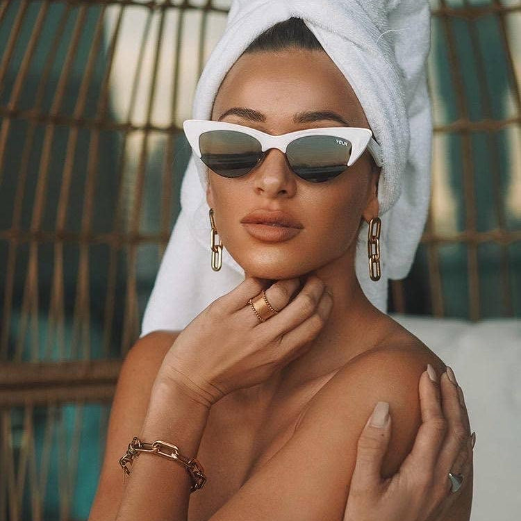 Refined chain link bracelet crafted from premium stainless steel with a polished finish. Sleek, versatile, and hypoallergenic, water- and tarnish-resistant—perfect for layering with other favourites or wearing solo to add timeless elegance to any jewellery stack.